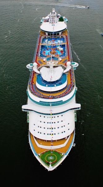 CRUCEROS FREEDOM OF THE SEAS CRUCEROS CARIBE CRUCEROS ROYAL CARIBBEAN CRUISES CARIBBEAN SEA PORT CANAVERAL CRUISES CRUCEROS CARIBE RESTAURANTES IMPRESIONANTES CRUCEROS GASTRONOMIA DE LUJO VACACIONES
